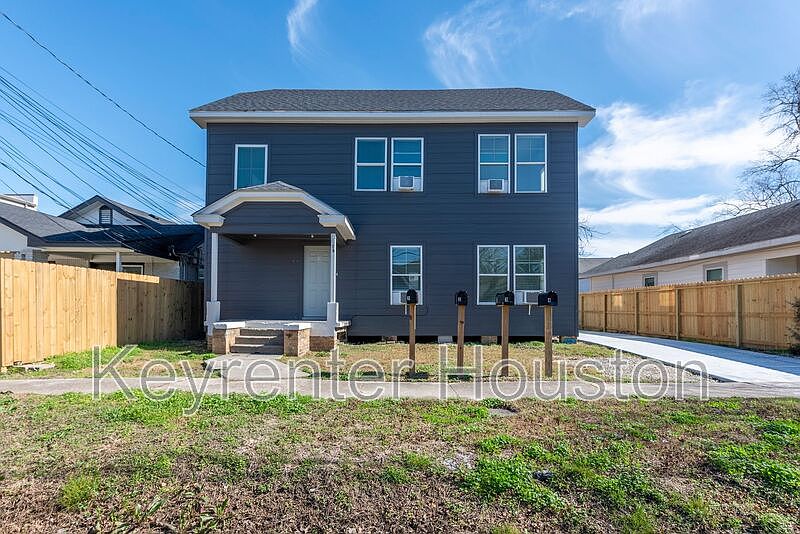 1st image of 17 Norwood St #2