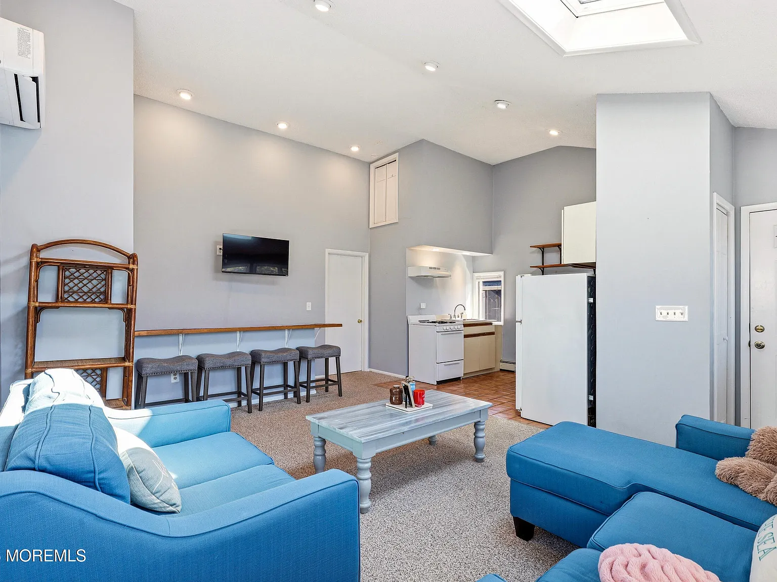 1 bed, $2,100 — Photo 3
