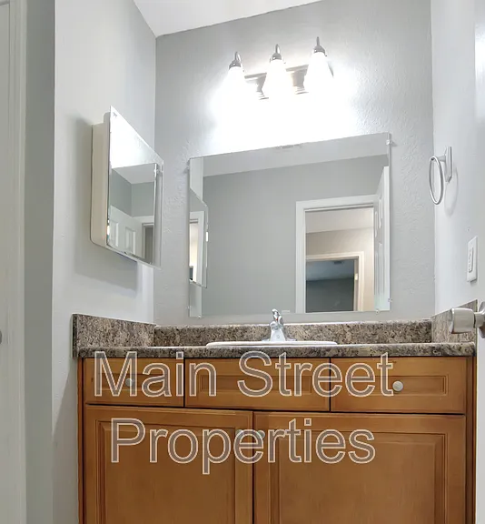 3346 Greenbriar Cir #D — Photo 13