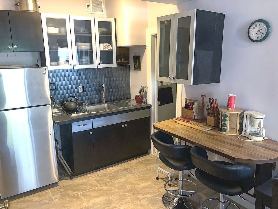 1st image of 127 Lexington Ave APT 3