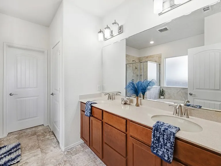 112 W Point Way — Photo 5
