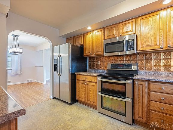 2nd image of 225 Orchard Dr