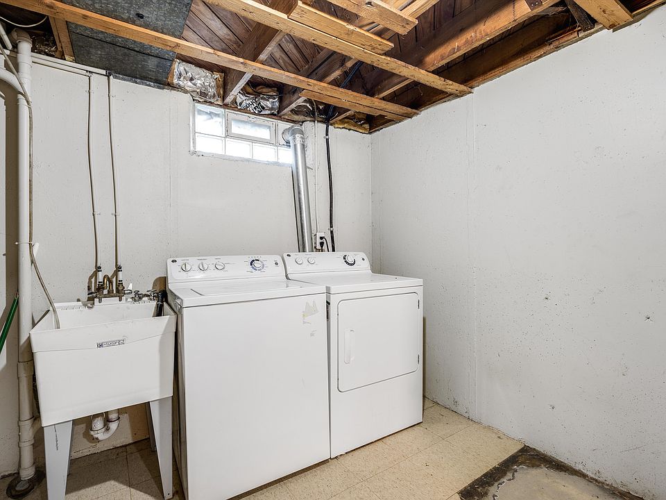 229 Devillen Ave, photo 19