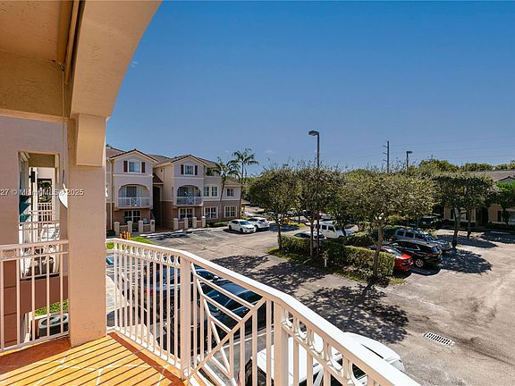 4th image of 8980 W Flagler St APT 204