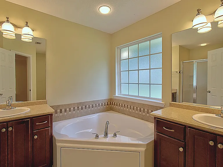 235 Augusta Way — Photo 6