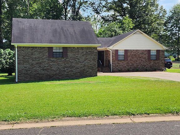 2nd image of 3020 Teresa Ave