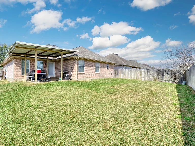 1008 Gardenia St — Photo 17