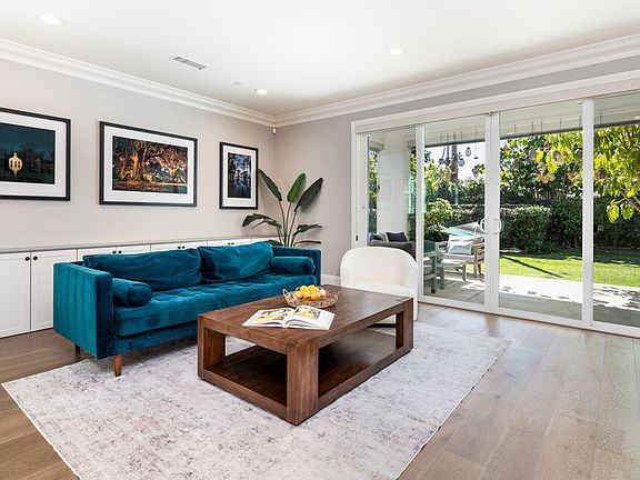 4th image of 419 S Griffith Park Dr