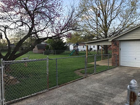4th image of 439 Plymouth Dr