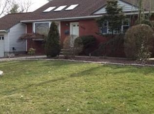 1482 Seneca Rd, North Brunswick, NJ 08902