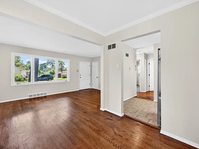 3945 Crosby Dr — Photo 6