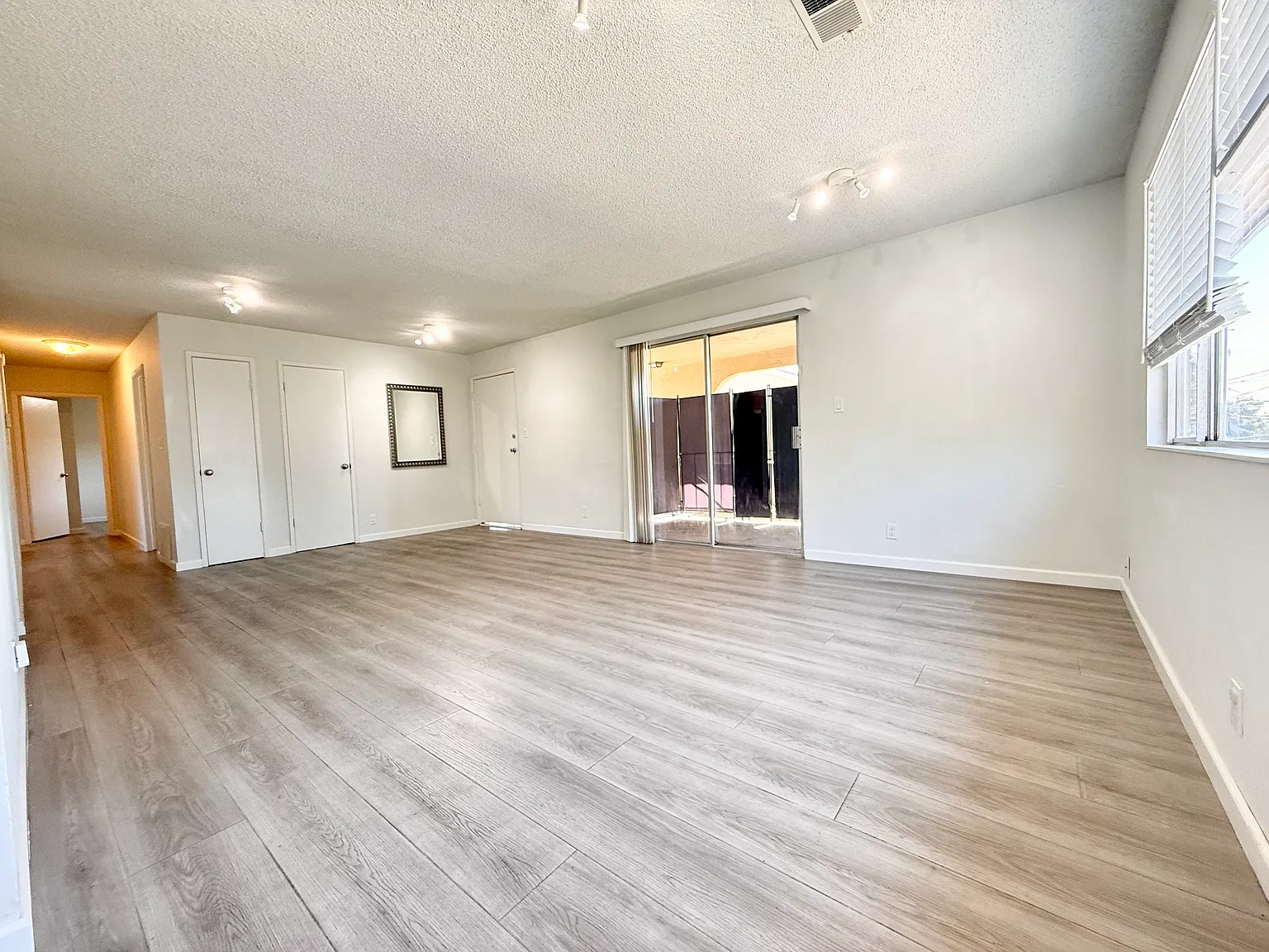 3 bed, 1350 sqft, $2,995 — Photo 3