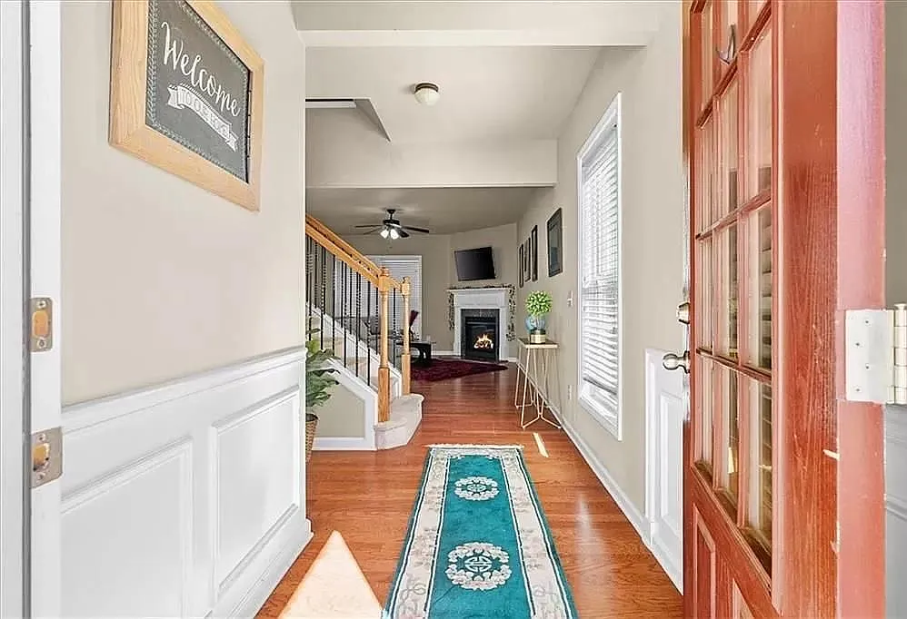 3 bed, 2.5 bath, 1874 sqft, $2,650 — Photo 3