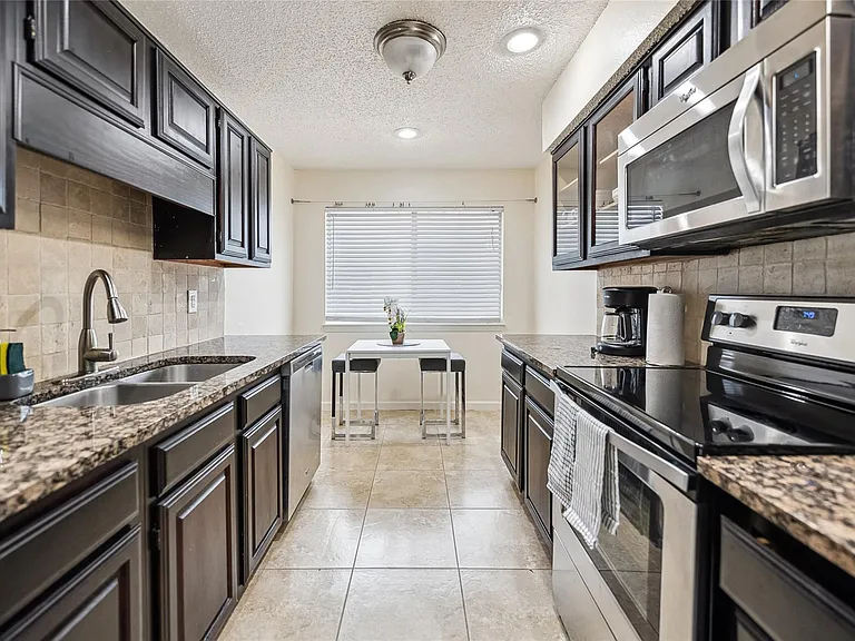 655 Cimarron Trl — Photo 8