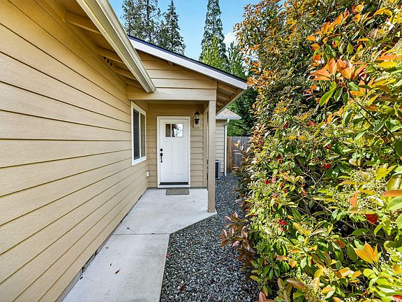 2nd image of 3001 University Rd Unit A & B