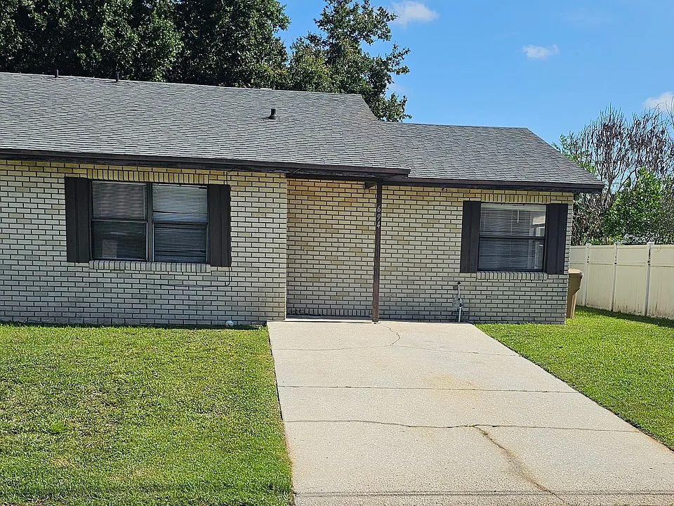 694 Royalty Ct