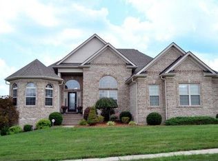 3007 Wolf Ridge Dr, New Albany, IN 47150