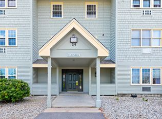 14 Flintlock Ln APT 27, Merrimack, NH 03054