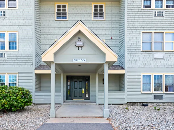 14 Flintlock Lane #27, Merrimack, NH 03054