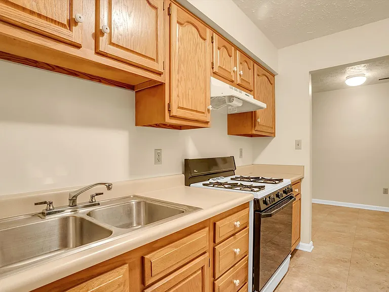 Blackhawk Commons Apartments — Photo 1