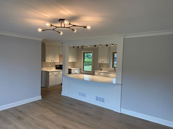 23W566 Bryn Mawr Ave