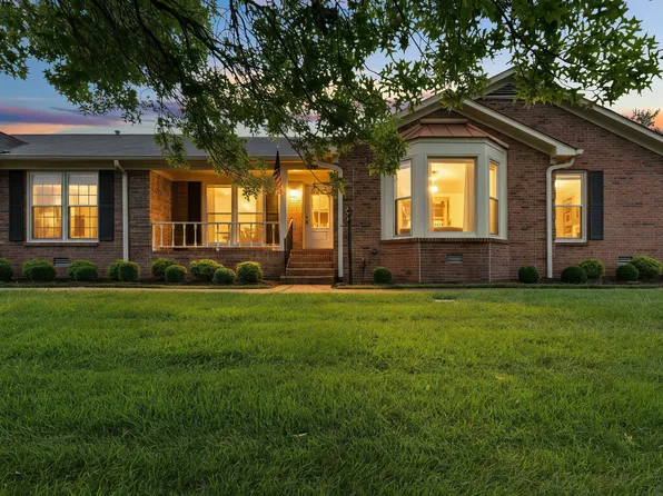 2123 River Chase Dr, Murfreesboro, TN 37128