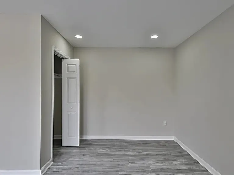 31 S 9th St #1F — Photo 10