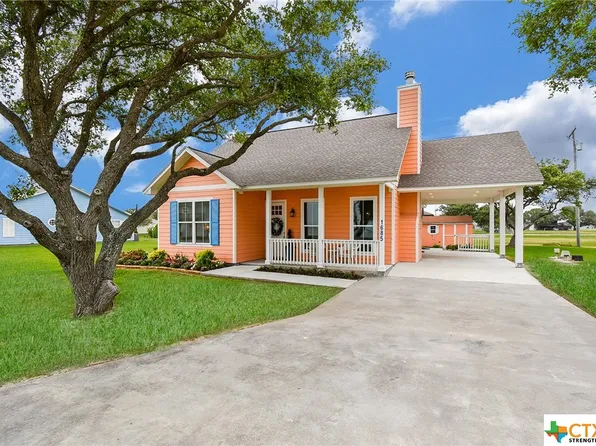 1685 W Bayshore Dr, Palacios, TX 77465