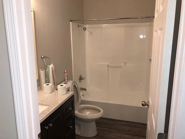 507 Carmen St — Photo 8