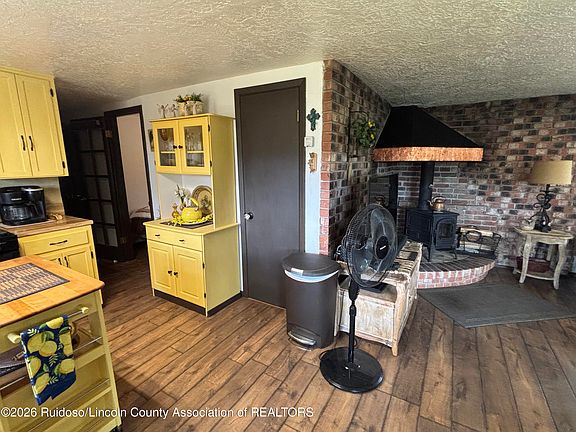 3rd image of 115 Metzger Rd