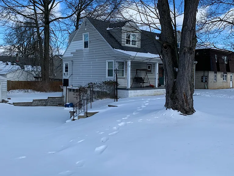 80 Romaine Ave #B — Photo 13