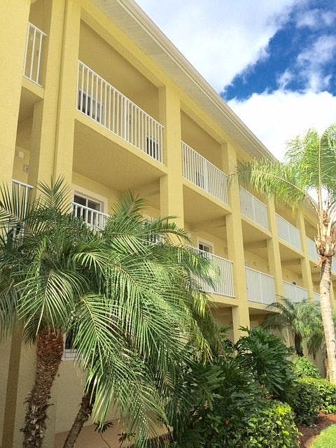Key Royal Condominiums