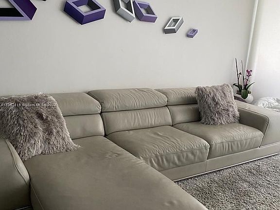 3rd image of 100 Bayview Dr APT 318