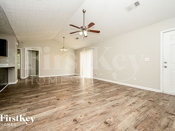 2nd image of 410 Autumn Lake Ct