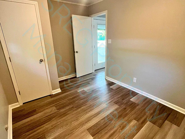 1904 Washington Ave — Photo 13