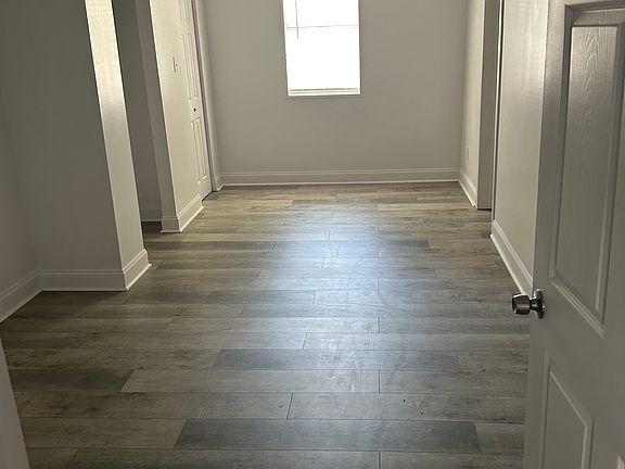 5th image of 330 Williams Ave