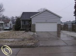 28845 Galloway St, Roseville, MI 48066