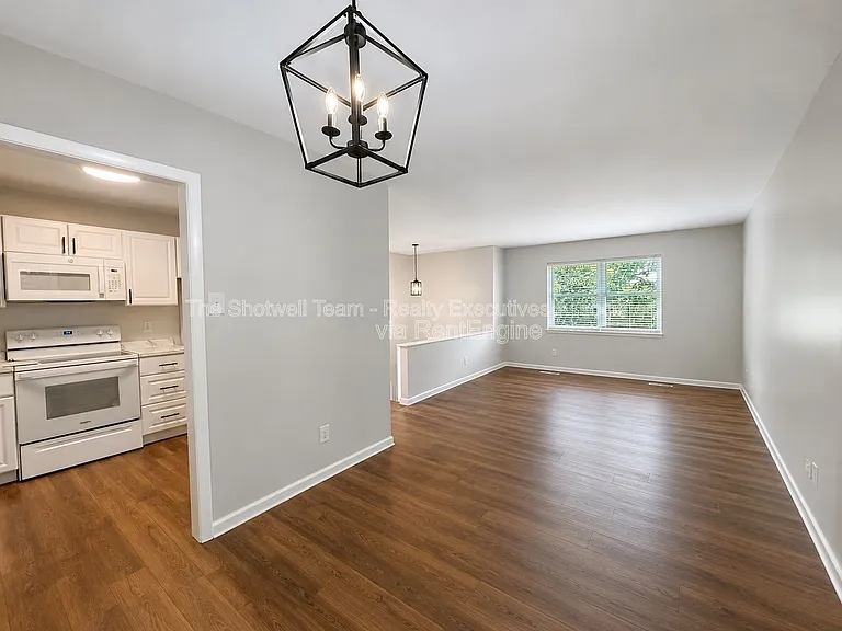 6814 Trousdale Rd — Photo 3