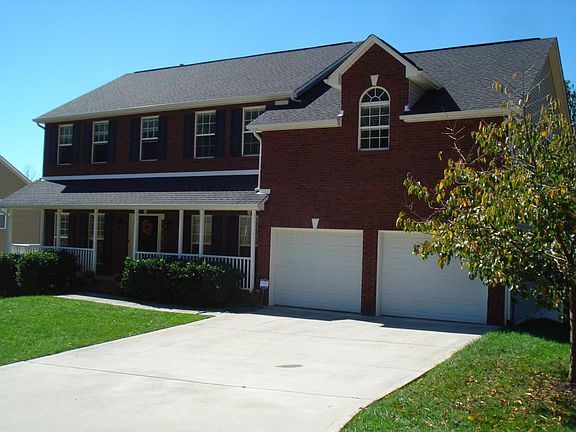2nd image of 3051 Oakwood Hills Ln