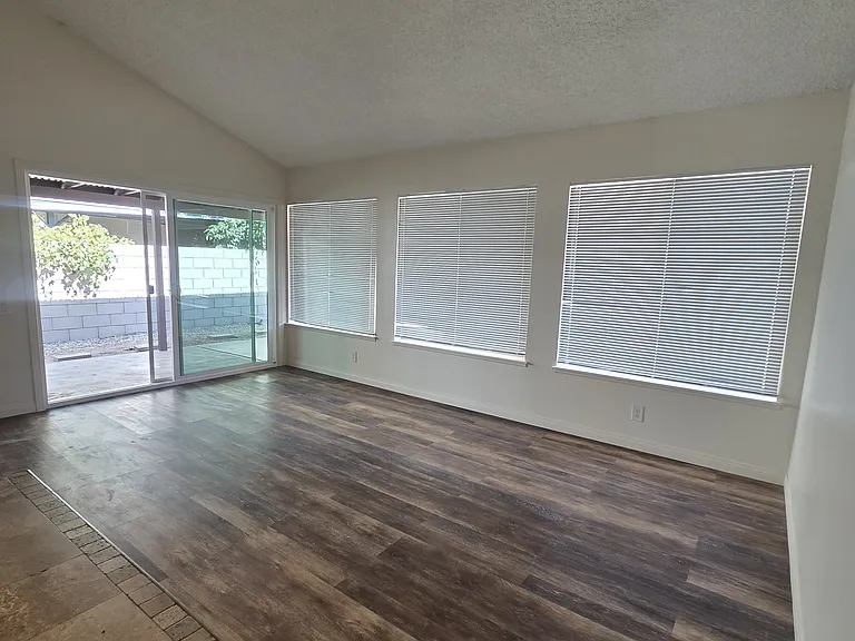 630 E Avenue J4 — Photo 4