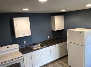 15 State St APT B, Sanford, ME 04073