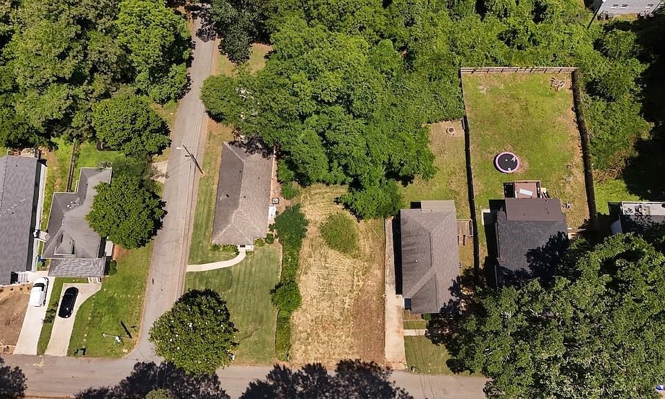 2nd image of 2342 Herring Rd SW
