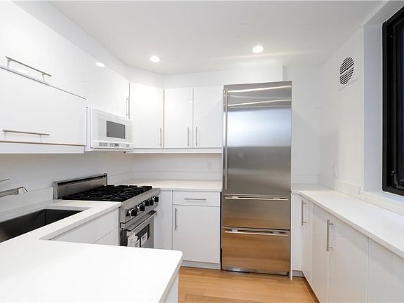 2nd image of 116 Central Park S APT 3G