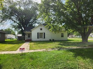 348 4th St, Hampton, NE 68843