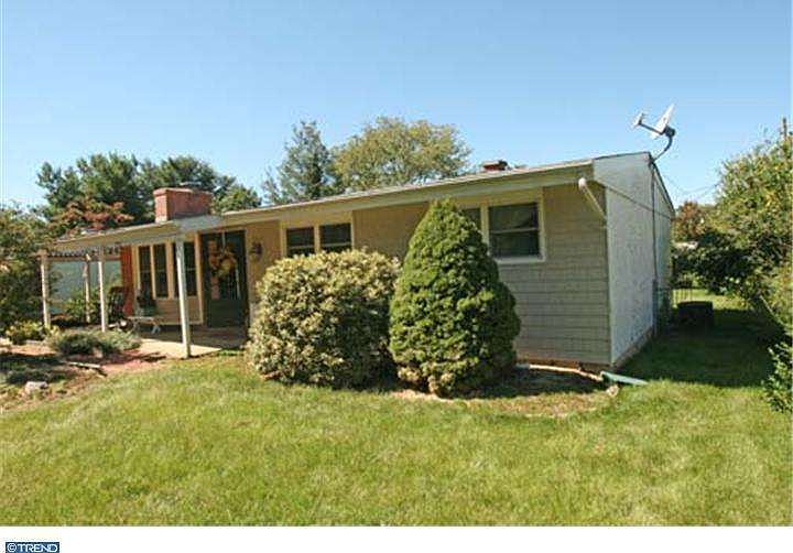 1st image of 4 Maywood Dr