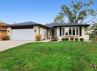 1910 McAdam Rd, Darien, IL 60561