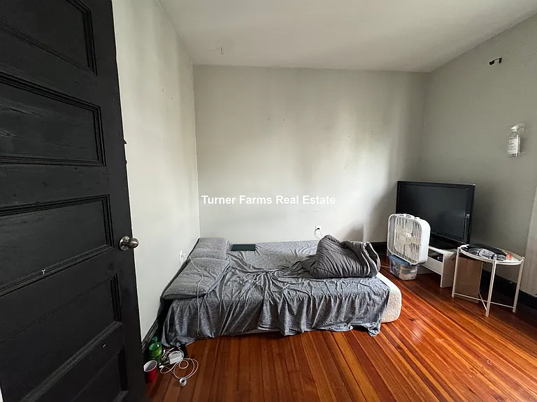 10 Taft St — Photo 21