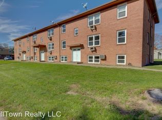 439 34th Ave APT 10, East Moline, IL