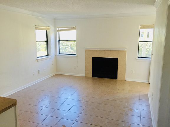 4th image of 100 Fairway Park Blvd Unit 1911