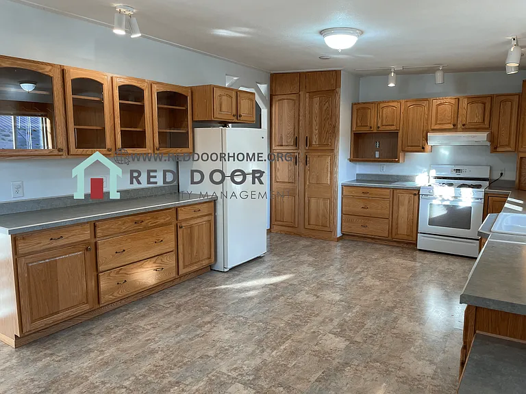 2408 Main St — Photo 2